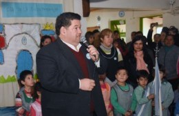 Nedela encabezó el acto central por el Día de la Independencia en el Jardín N° 906