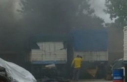 Alarma por incendio de dos trailers de carbonilla