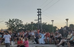 Domingos de folklore en los barrios: la primera vuelta a todo ritmo