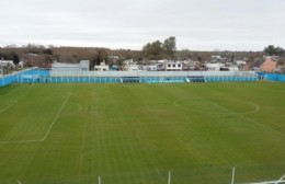 Villa San Carlos recibe donaciones para un jugador juvenil del club
