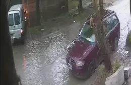 Calles anegadas en distintos puntos de Berisso tras el temporal