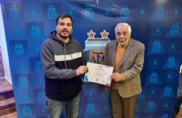Merecido reconocimiento de AFA a Alberto Viñes, socio vitalicio de Gimnasia