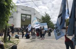 Batería de reclamos: Movilización y olla popular frente a la comuna