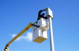Avanzan obras de iluminación con fondos de Provincia