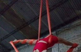 Taller de Acrobacia en Tela en "El Clu"