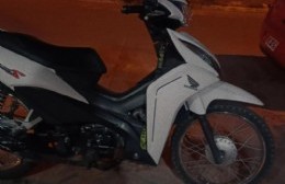 Le robaron la moto en pleno centro, a punta de pistola y a plena luz del día