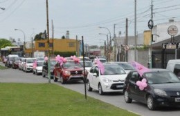 Caravana de concientización por la lucha contra el cáncer de mama