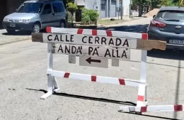 Se prolonga un corte y los vecinos le ponen humor: “Calle cerrada, andá pa’allá”