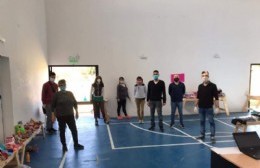 El roperito solidario "Abrigo" ya entregó más de 2 mil prendas y va por más