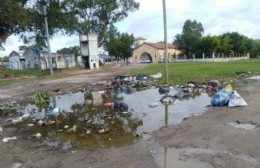 Un basural, cloacas tapadas y un problema que no encuentra solución