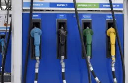 YPF baja 4 % en el precio de los combustibles