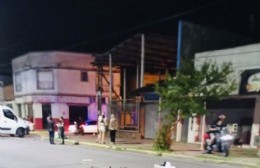 Un delivery chocó a una joven que cruzaba la Montevideo