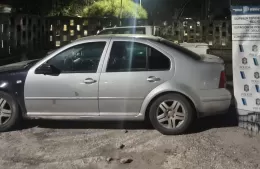 Dos detenidos tras intentar escapar en un vehículo: secuestraron cocaína y una munición