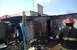 Se incendió una vivienda con su dueño dentro: sufrió graves quemaduras