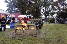 Los bomberos de Ensenada continúan capacitándose en los cursos de incendios industriales