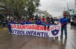 El Santiagueños volvió al desfile y vivió un cierre emotivo en Berisso
