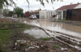 Calle 10 y 130: Un gran charco que limita a los vecinos