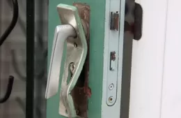 Familia de barrio Santa Cruz atraviesa un momento delicado tras sufrir un robo