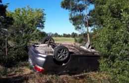 Sin piedad: mientras velaba a su esposo fallecido en un accidente de tránsito, dos ladrones se metieron en su casa