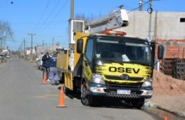 Comenzó la instalación de alumbrado público sobre calle 8