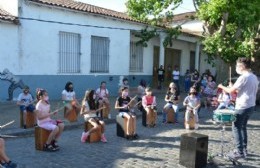 La Orquesta Escuela realizó su primer ensayo con instrumentos de percusión en la Nueva York