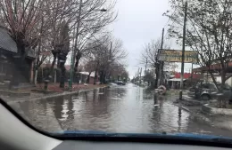 La calle 30, muy complicada con la lluvia: “Se hace una pileta”