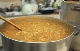 Locro solidario organizado por la UCR local