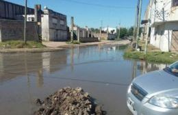 Agua cloacal en la esquina de 125 y 65