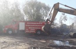 Tras ardua labor, los bomberos lograron extinguir el incendio en el basural de Palo Blanco