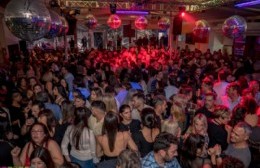 Cuenta regresiva para otra noche retro en Cedro Azul