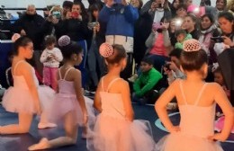 Muestra de danzas para apuntalar "la gran tarea" de profesores y familias
