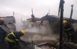 Incendio destruyó una casilla en Santa Teresita
