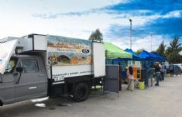 "El Mercado en tu barrio" se instaló en la Plaza 17 de Octubre