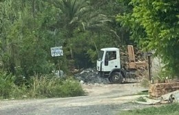 Vecinos denuncian basural a cielo abierto en 28 y 176: "Está todo a la vista"