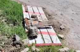Pozo sin arreglo en la esquina de 19 y 161 Sur