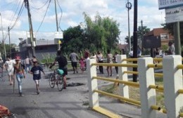 Corte en Avenida 66: Sacó su arma para amenazar a los manifestantes y quedó detenido