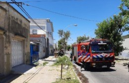 Principio de incendio controlado por los Bomberos en una vivienda de 166 entre 13 y 14