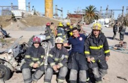 Capacitación bomberil en rescate vehicular liviano