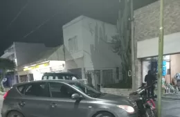 Siniestro vial entre un auto y una moto: una persona trasladada al Hospital