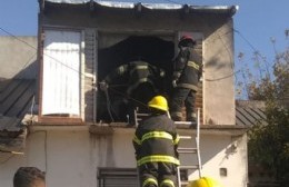 Cayó por las escaleras de un segundo piso y debió ser rescatada por los bomberos