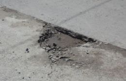 Desprolijos trabajos de bacheo sobre la calle 17