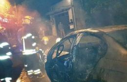 Alarma por incendio de un auto en 11 y 152