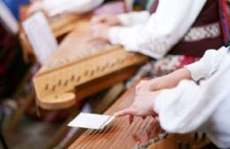 Taller de aprendizaje del instrumento musical Kanklės