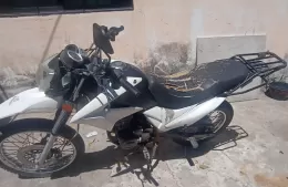 Recuperan motocicleta robada