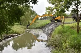 Trabajos de limpieza en canales de la ciudad