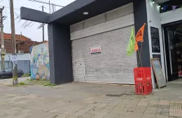 Persianas bajas en Avenida Montevideo
