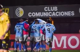 Triunfazo de la Villa como visitante para salir de la zona roja