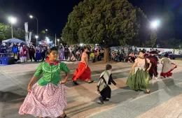 La Plaza Mosconi volvió a vibrar al ritmo del folklore