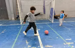 Clases de la escuela municipal de fútbol mixto