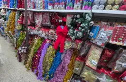 La Navidad empieza a sentirse en Berisso: precios, ofertas y expectativas en los comercios